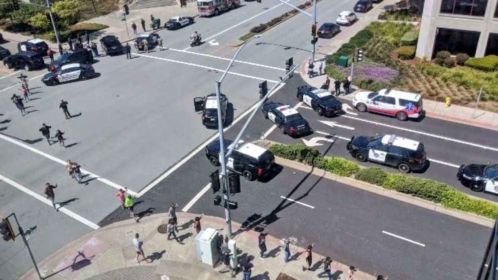 El lugar del siniestro, sitiado por la policía norteamericana.