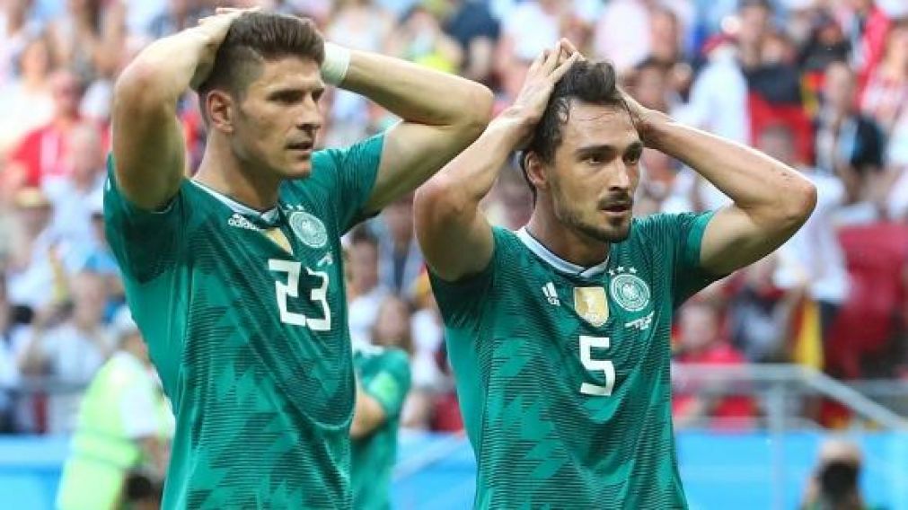El medio espa�ol relacion� la eliminaci�n de Alemania con su oscuro pasado.