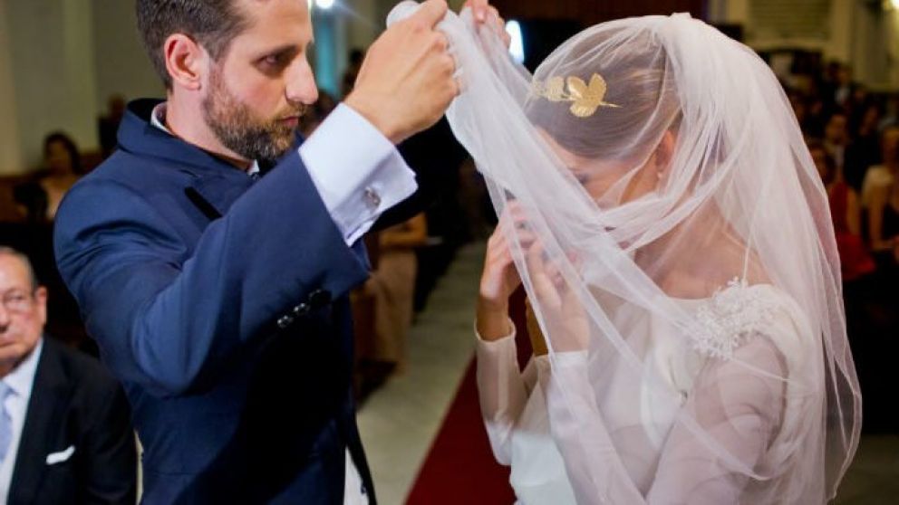Descubrió que su mujer era barbuda y varonil y le pidió el divorcio.
