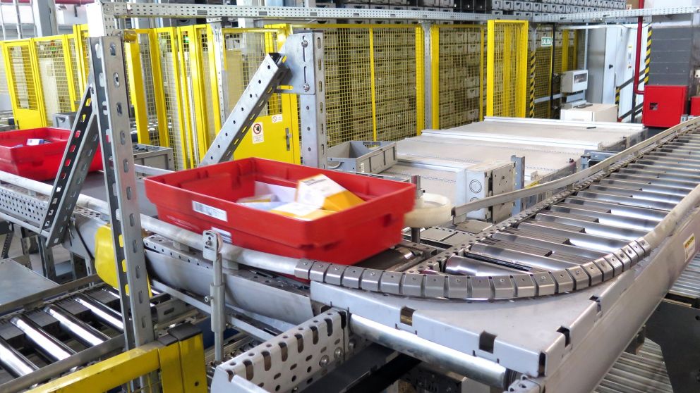 La droguer�a Suiza Argentina gan� una licitaci�n del Ministerio de Salud para el reparto de vacunas y remedios por m�s de $78 mil millones.