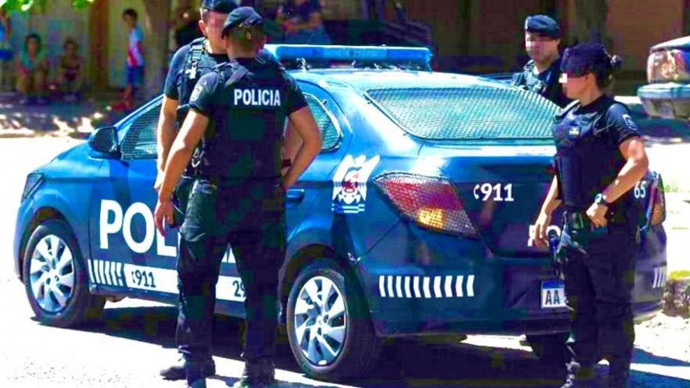 La policía detuvo al agresor.