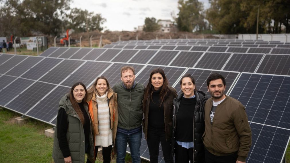Inauguran el primer Parque Solar provincial de Buenos Aires en la ciudad de Fiorito.