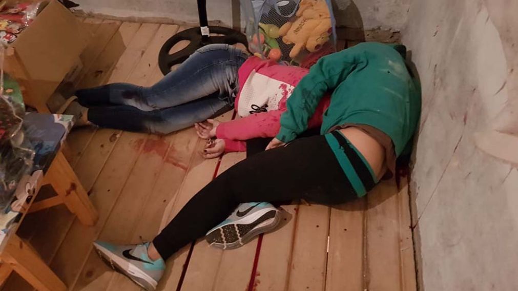 Así encontraron a dos de las víctimas fatales.