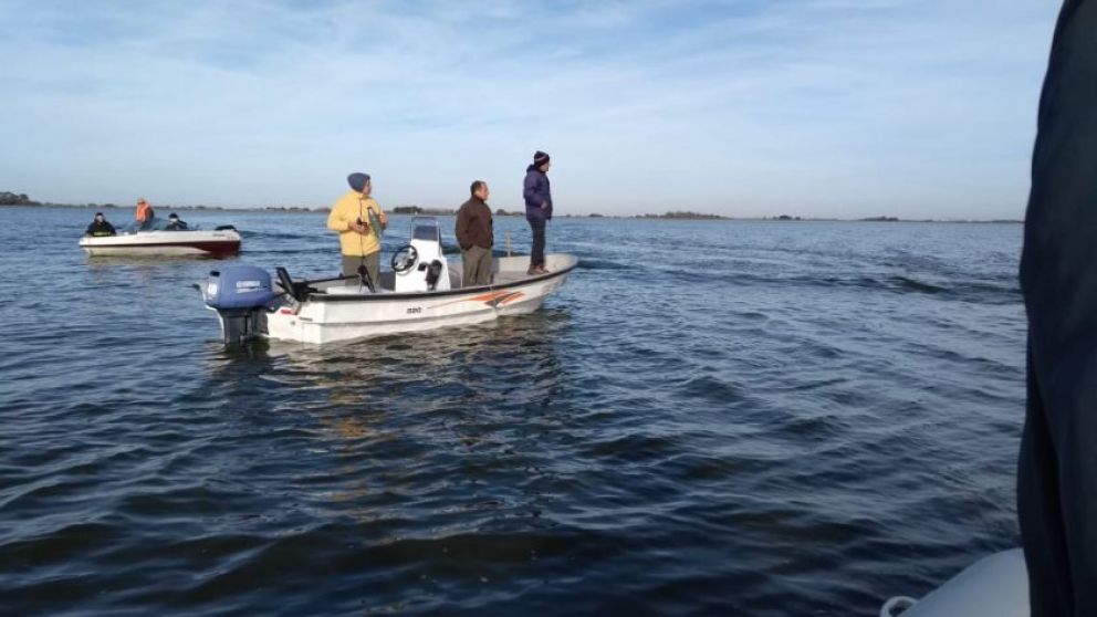 El operativo en pleno rescate en la Laguna Los Horcones.