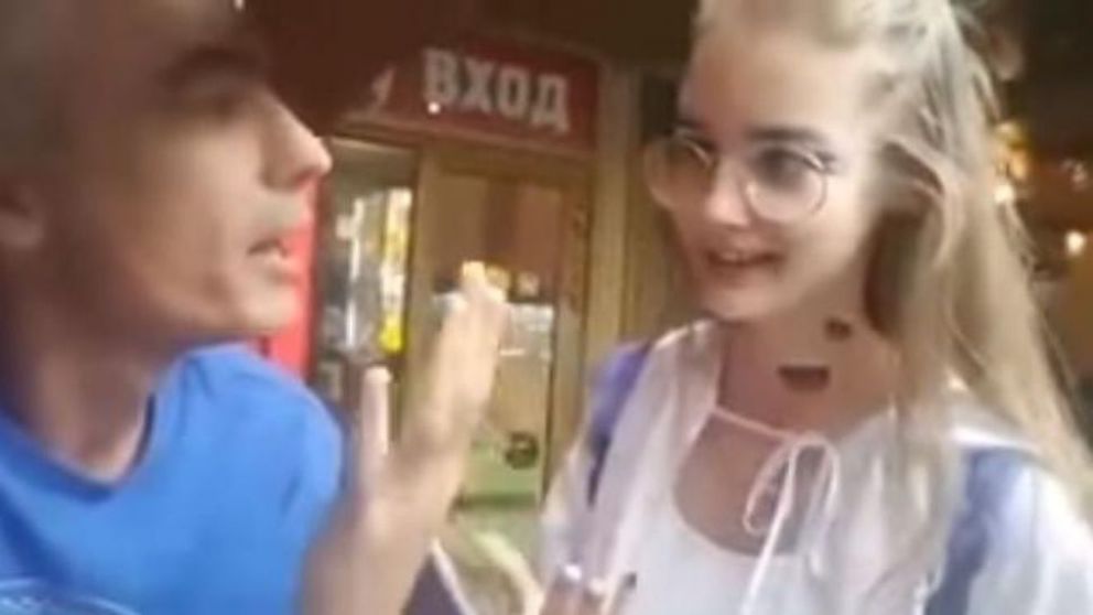 Llegó al país el argentino que se burló de piba rusa, y pidió "perdón"