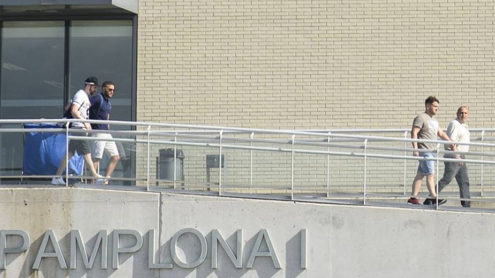 Así salían tres miembros de La Manada en libertad. (PABLO LASAOLA)