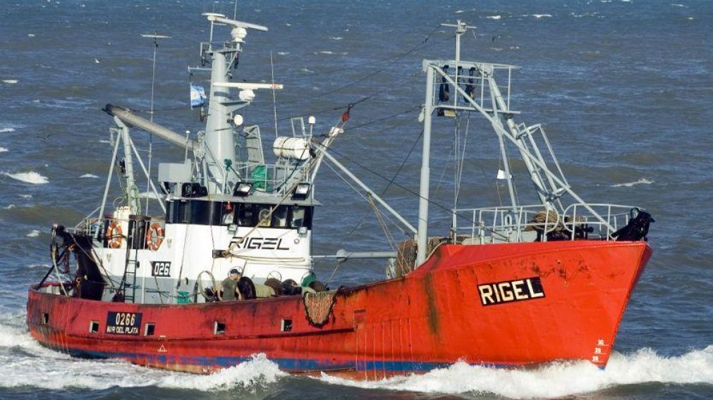 La prefectura halló lo que podría ser el casco del Rigel.