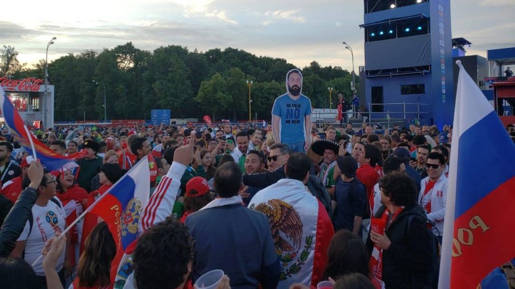 La gigantografía fue furor en las redes.