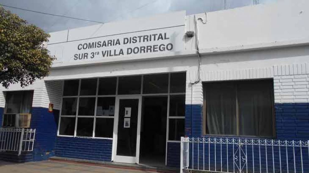 La comisaría de Villa Dorrego se encarga de investigar el asesinato.