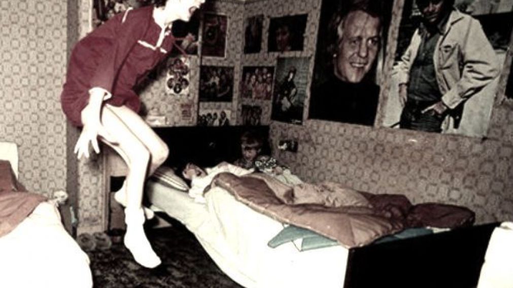 El extraño caso Enfield. Las niñas "tomadas" por una entidad, vuelvan en su habitación.