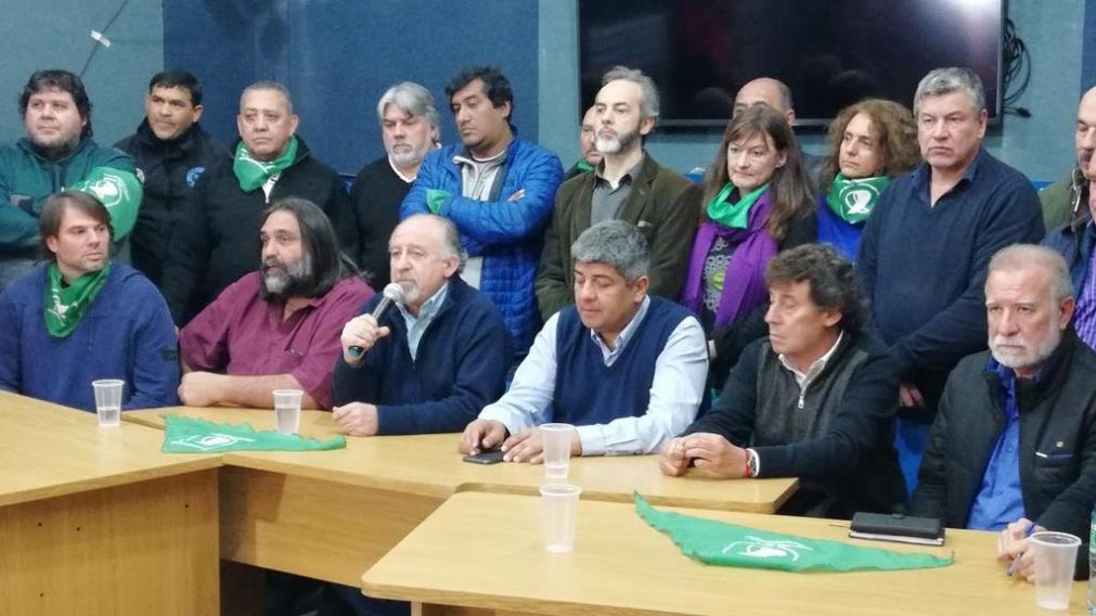 El paro se confirmó en conferencia de prensa. (@cgt_camioneros).