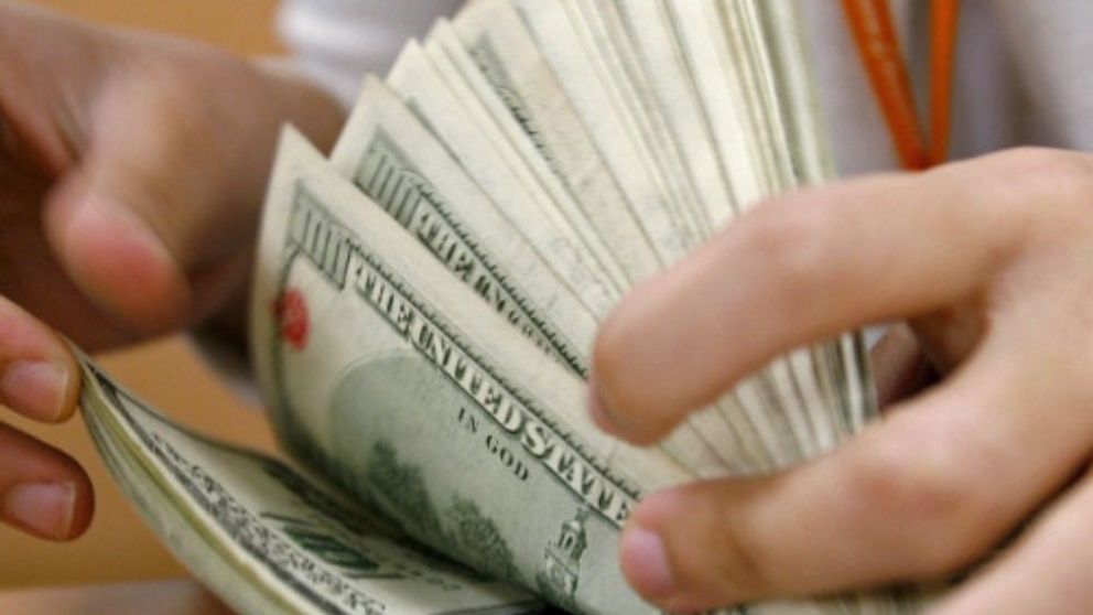 Fuga de dólares, crisis, y un gobierno desesperado. (Imagen ilustrativa)