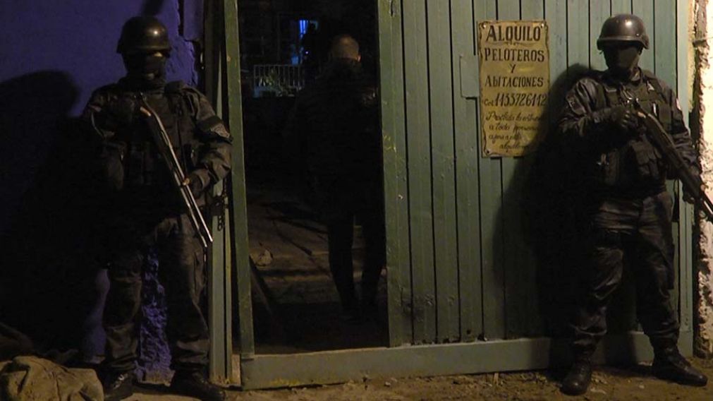 Búnker. Allí se detuvo a varios marginales y se secuestró evidencia.