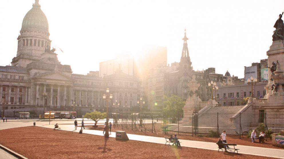 La plaza quedará literalmente dividida en dos.