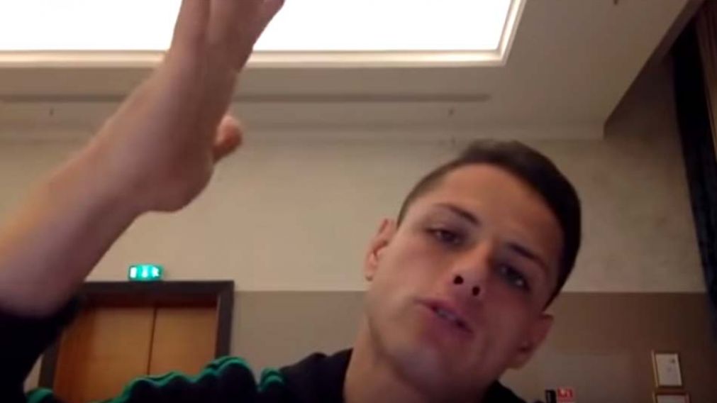 Así aclaraba Chicharito, por Facebook Live, la polémica sobre la fiesta. (Captura de video)