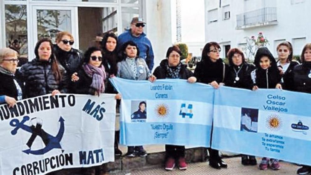 En Mar del Plata, la solidaridad de los familiares de los tripulantes del ARA "San Juan".
