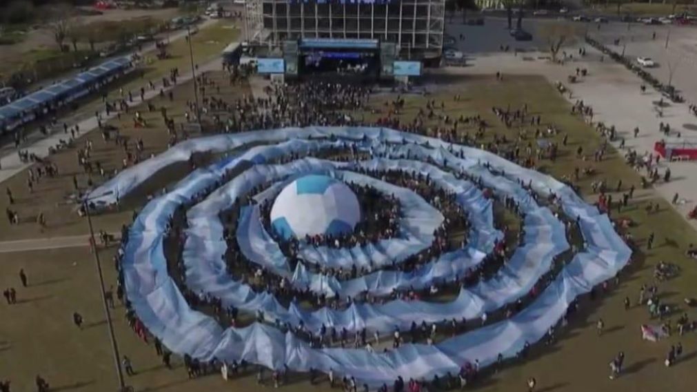 Desde arriba. As� se ve�a la escarapela retratada por medio de drones.