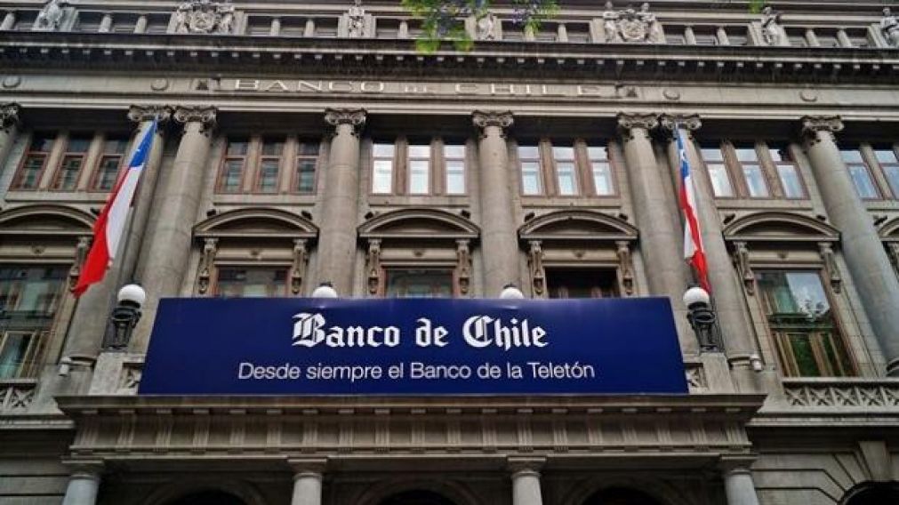 El banco entabl� una demanda.