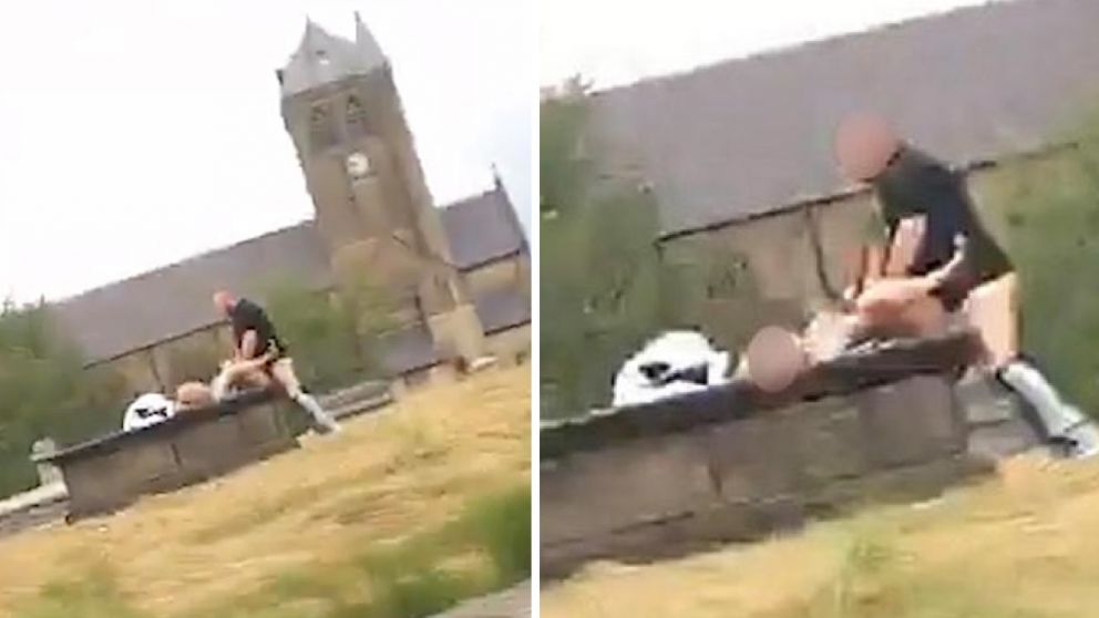 Fueron grabados por una persona que pasaba por el lugar.