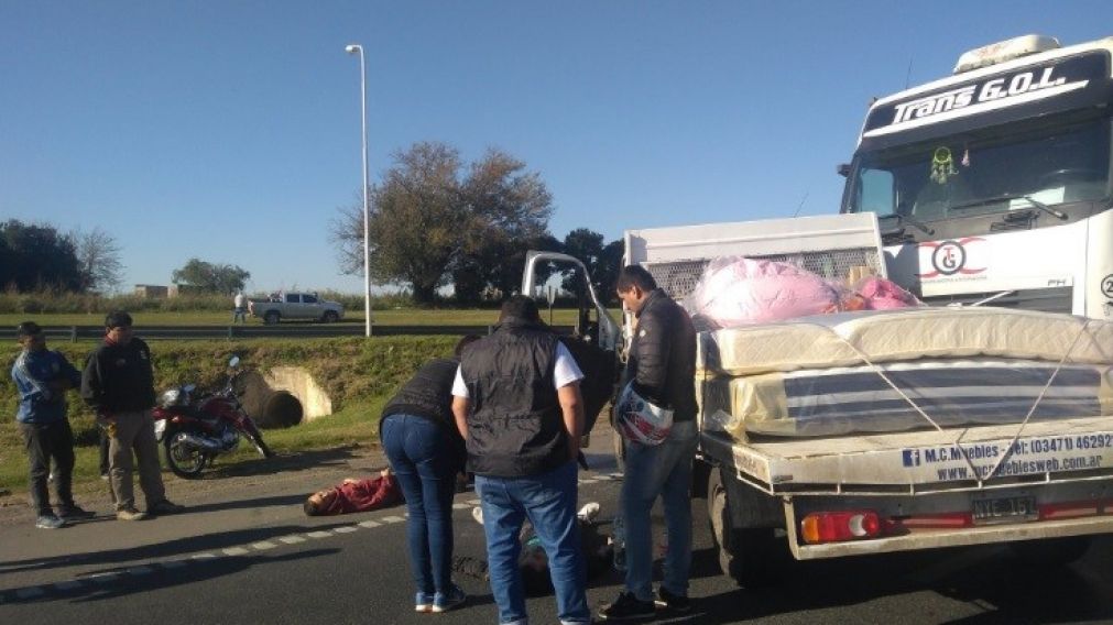 El caballo suelto casi provoca una tragedia en la Circunvalaci�n de Rosario (foto: Aire de Santa Fe)