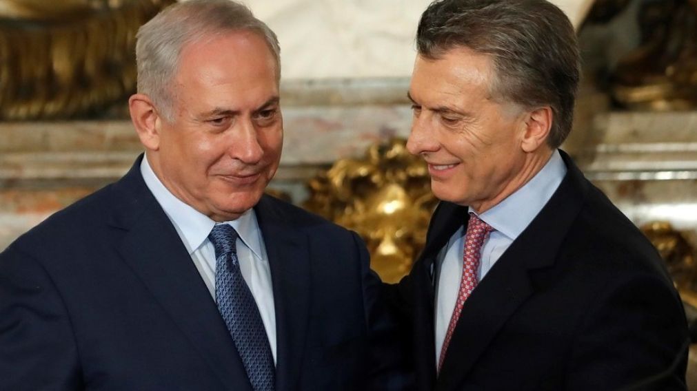 El primer ministro de Israel, Benjam�n Netanyahu intent� convencer a Macri que se dispute el partido, pero no tuvo suerte.