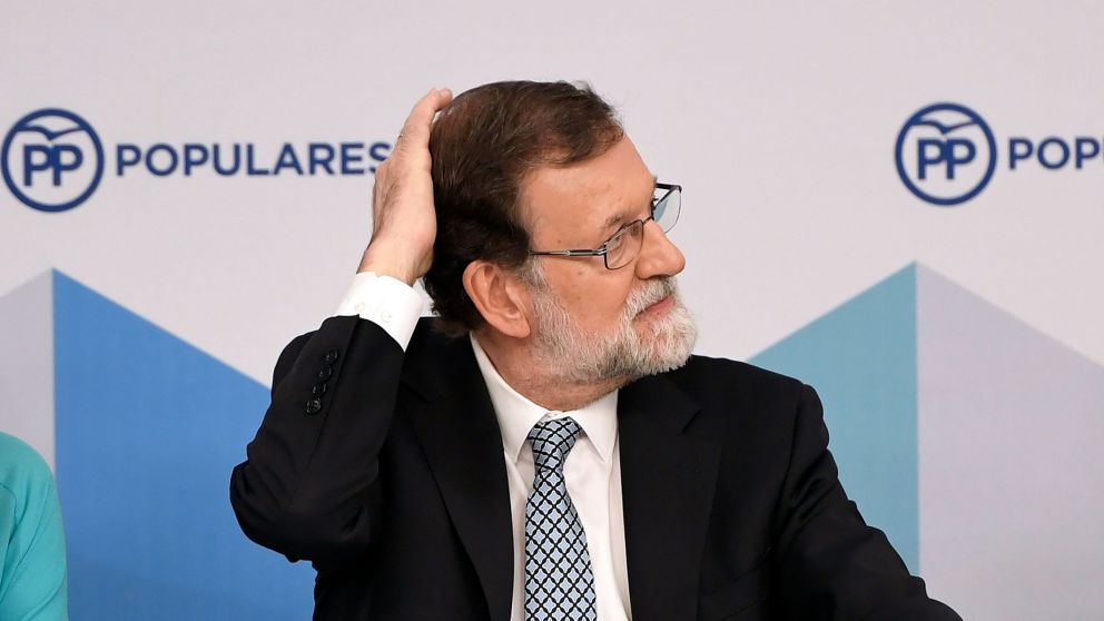 El ex mandatario anticipó también que abandonará la dirección del Partido Popular (AFP).