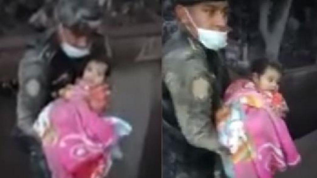 Emocionante rescate de bebita tras la erupción del volcán de Guatemala