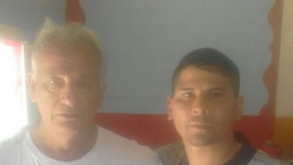 Lo iba a visitar y tomaban mate. Américo, padre de la víctima fatal, junto a Cristian.