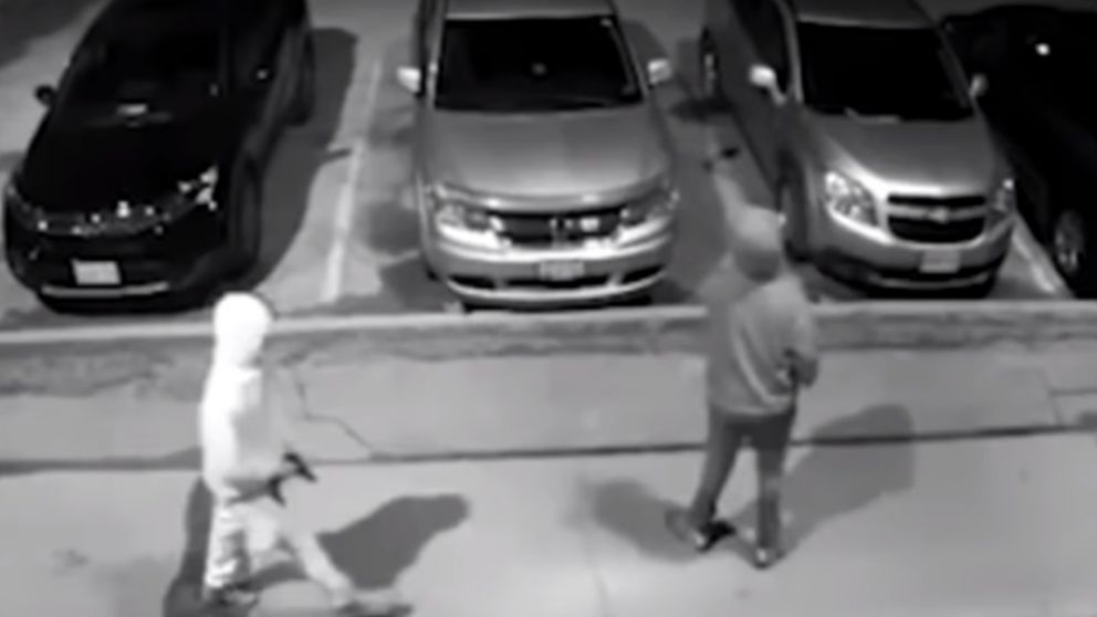 El momento en que los agresores se dan a la fuga. (Captura de video)