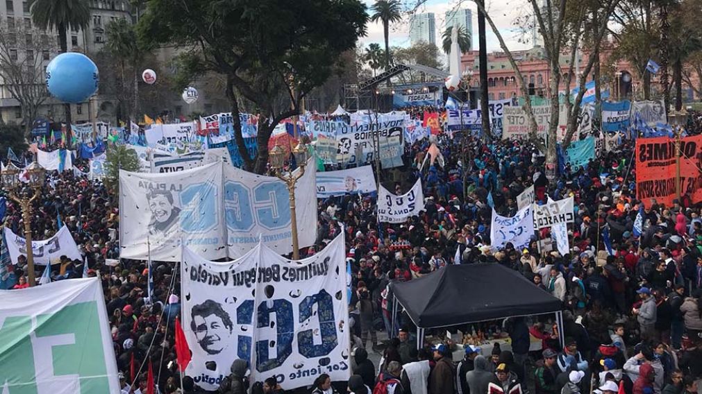 Una multitud protestó en contra del Gobierno Macri. (Crónica- Nahuel Ventura)