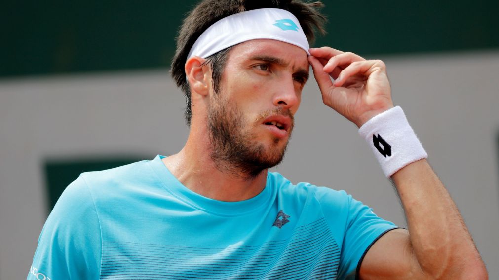 Mayer arrancó bien pero acabó mal en su debut (AFP).