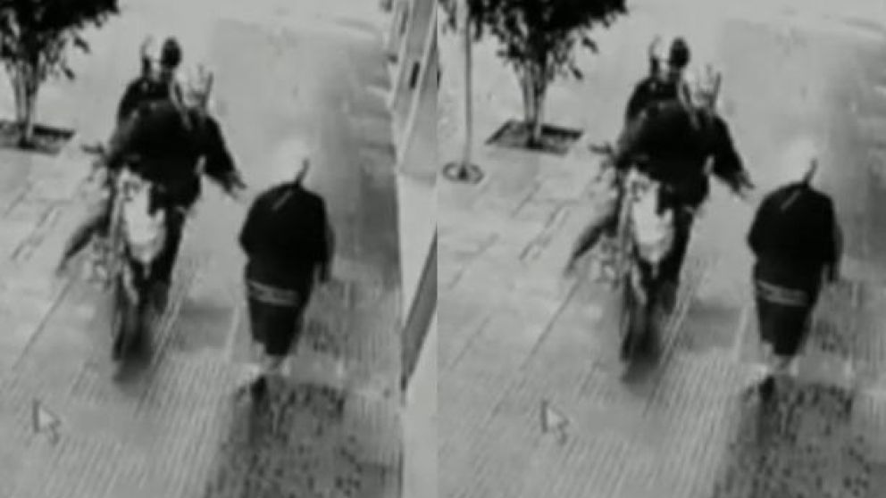 Motochorros golpean a abuela y la tiran al piso para robarle la jubilación