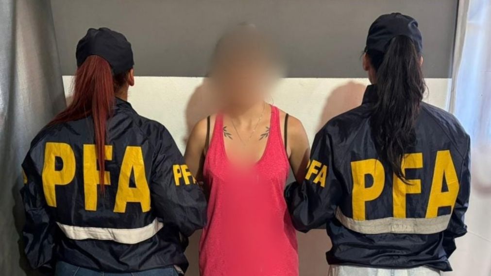 Esta es la mujer que resultó aprehendida por los integrantes de la Policía Federal Argentina.