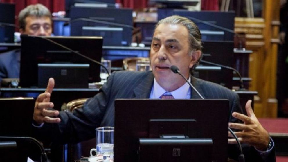 El salteño Rodolfo Urtubey se desmarcó y votaría en contra.