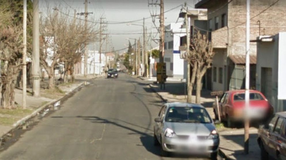 Acá se produjo la violenta agresión que padecieron el oficial y la inocente criatura.