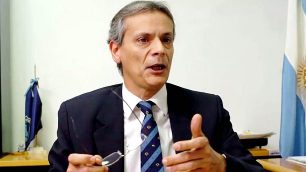 Castrilli habló sobre el arbitraje y la utilización del VAR en el próximo Mundial.