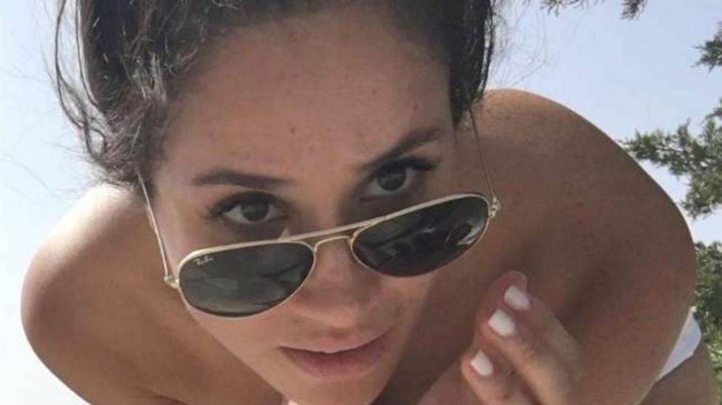 Fuerte polémica por imágenes de la duquesa de Sussex en topless.