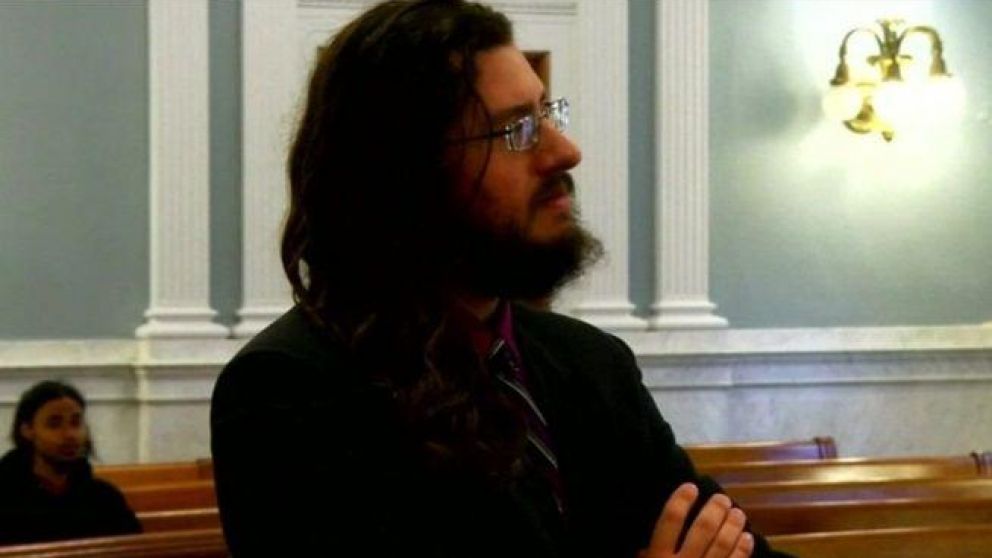 El joven pidió seis meses más en su casa pero se lo negaron.