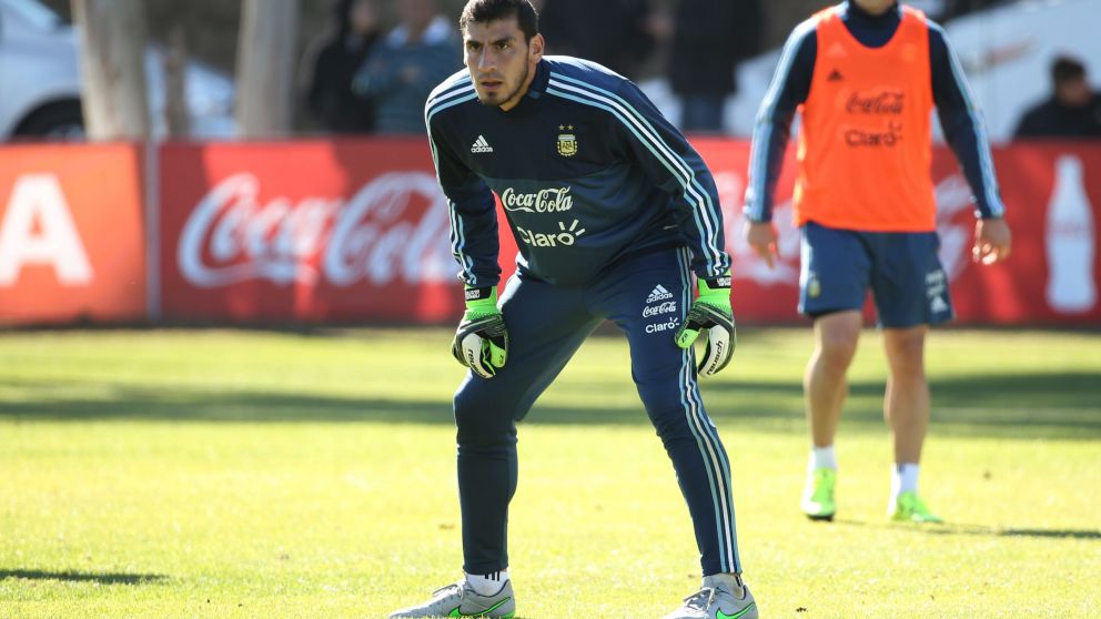 Nahuel Guzmán, el reemplazante de Sergio Romero entre los 23 de Sampaoli.