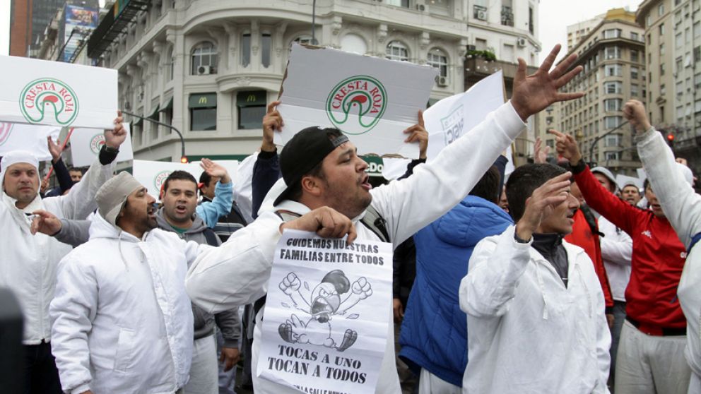 Los trabajadores de Cresta Roja, nuevamente en el ojo de la tormenta.