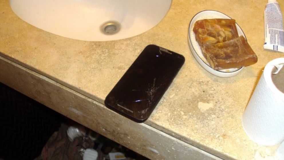 La droga era enviada por encomienda dentro de teléfonos celulares.