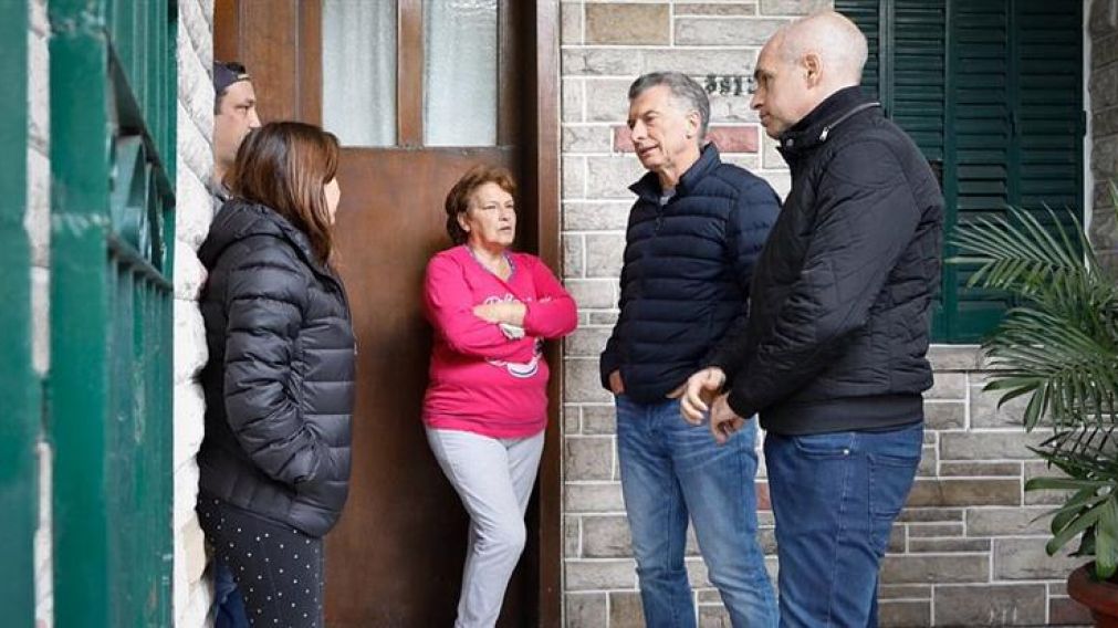 Macri y Larreta con vecinos de Villa Devoto.