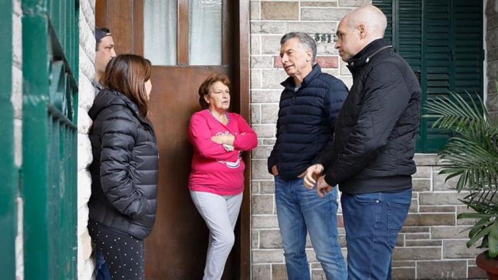 Macri y Larreta con vecinos de Villa Devoto.