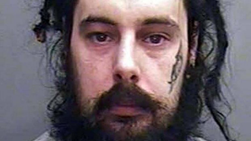 El asesino pas� varios d�as con el cuerpo al lado.