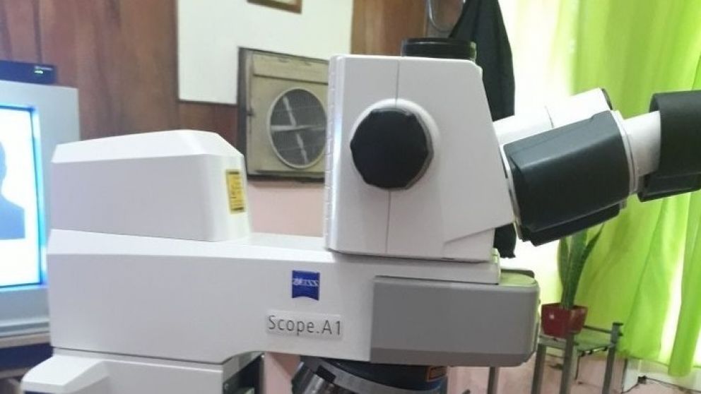 Un joven encontró el microscopio abandonado en las vías y lo devolvió.