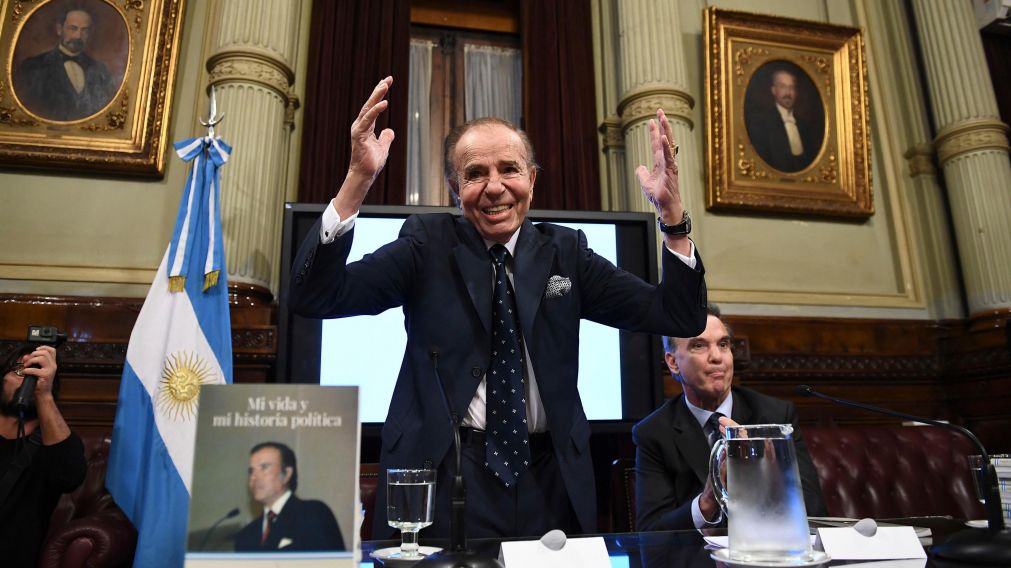 El ex presidente y actual senador, con su par Pichetto (Télam).