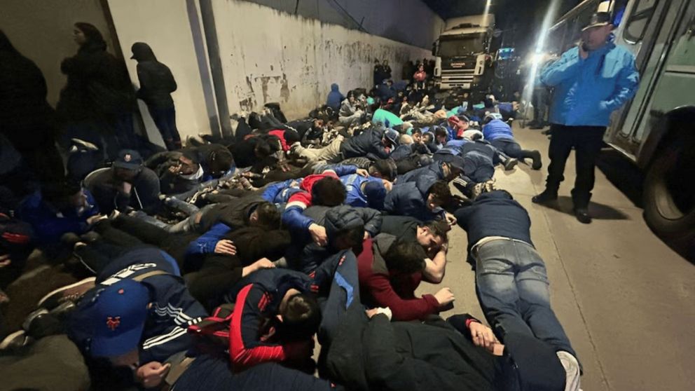 La Justicia ordenó la liberación de los hinchas de la Universidad de Chile que permanecían detenidos (Imagen Policía de la Ciudad).