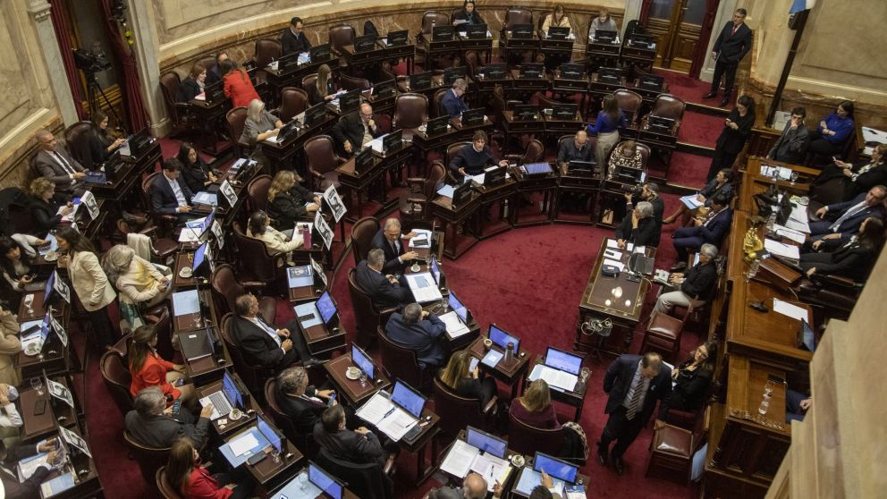 La oposici�n logr� qu�rum y consigui� una contundente victoria pol�tica en el Senado.