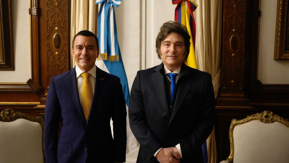 Javier Milei mantiene una reunión bilateral con el presidente de Ecuador, Daniel Noboa, en la Casa Rosada.