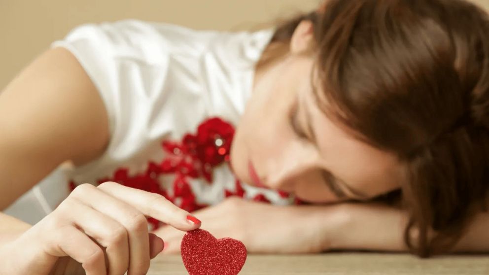 De acuerdo a la astrología, estos signos zodiacales no pueden superar a su primer amor.